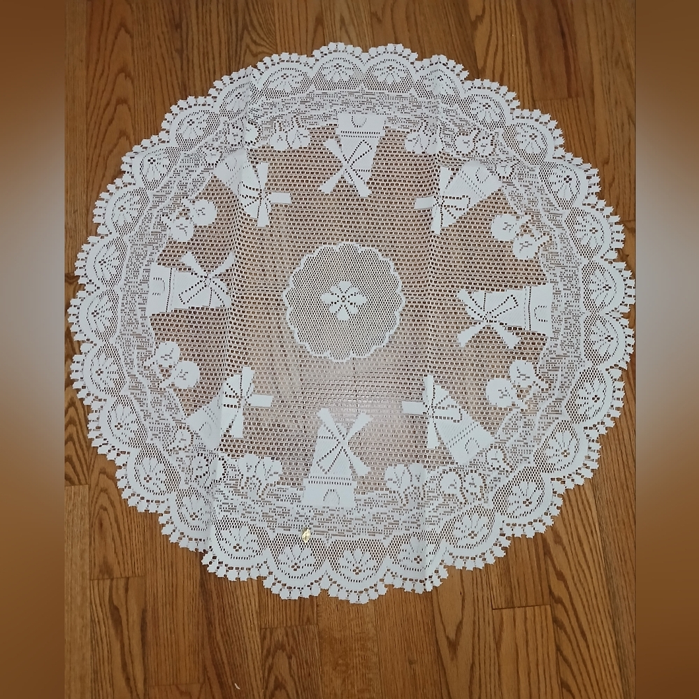 Vintage Windmill Dutch Round Tablecloth Topper 36 in x 36 in